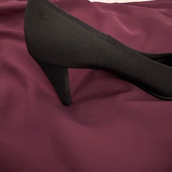 Beautiful Calvin Klein Fabric Pumps - Picture 6 of 6
